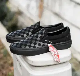 Sepatu vans slip on