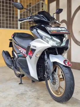 Yamaha Aerox / Aerox 155 2023 Connected, Warna Silver Premium Metalic.