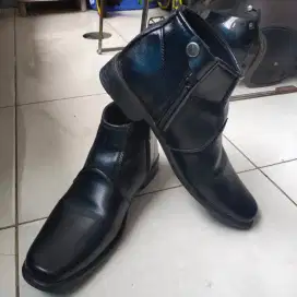 Sepatu pantopel model PDH