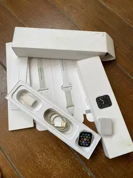 Apple watch series 5 44mm silver