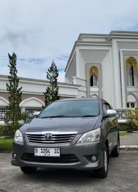 Innova G Matic 2011 Bensin