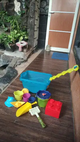 MURAH! B.TOYS BEACH WAGON SAND SET MAINAN PASIR ANAK/ELC LITTLE TIKES