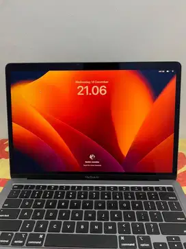 MACBOOK AIR M1 2020 SECOND MULUS SEPERTI BARU