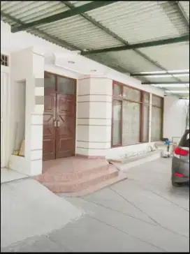 Jual Cepat Rumah 3 Lantai Di jalan raya komplek pasirluyu pasir salam