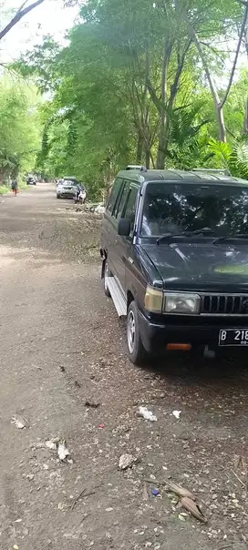 Kijang jantan siap jalan