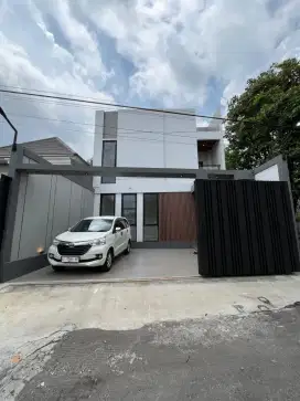 Rumah 2 Lantai Dalam Perumahan Dekat Jl Besi Jangkang 18 Menit Ke UGM