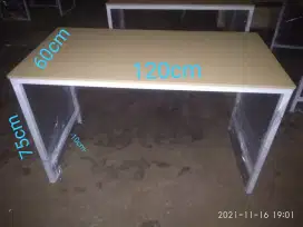Meja kerja paten A