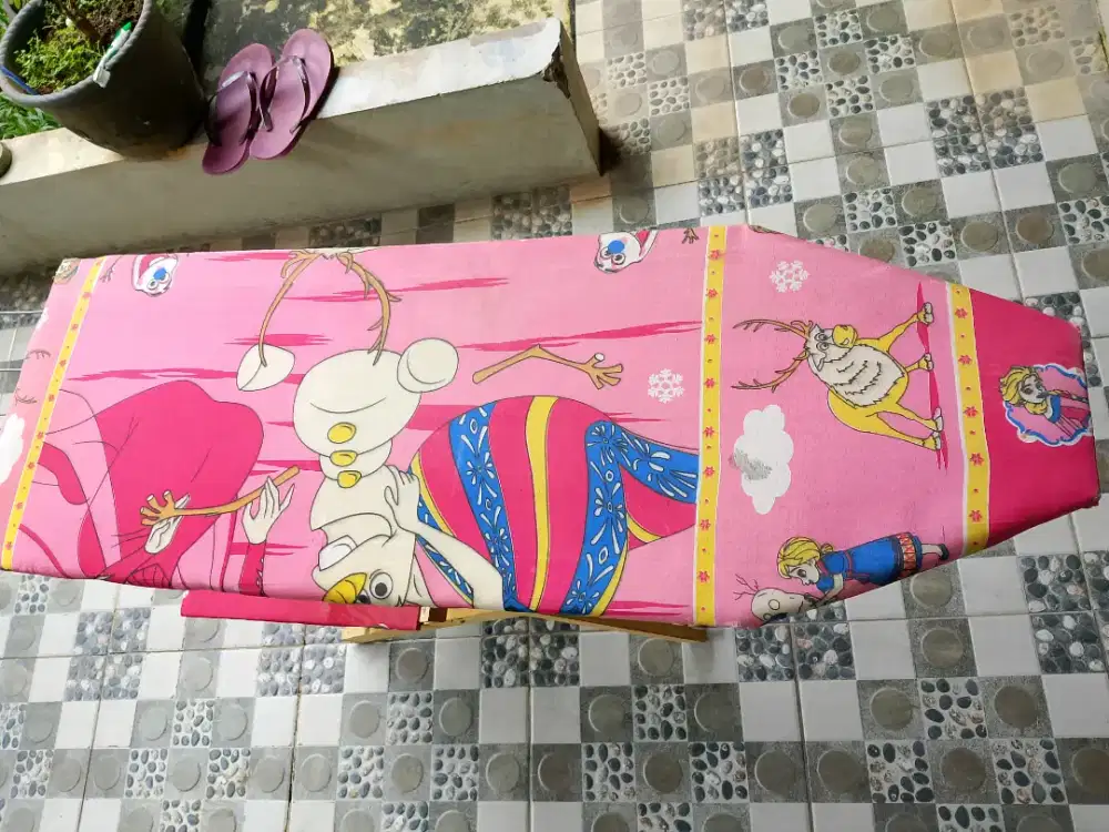 Meja gosok baju