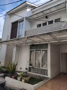 Rumah siap huni Jatiwaringin Jakarta Timur