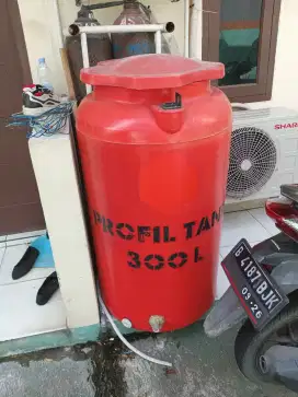 Tanki air 300 liter