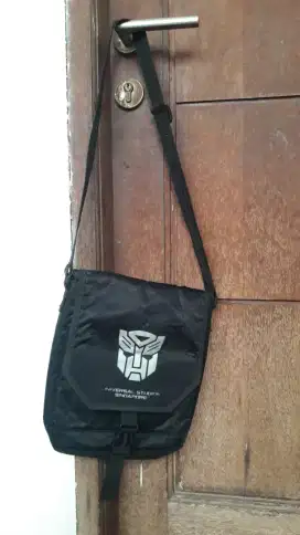 Tas Slempang Universal Studios Transformes