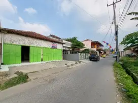 Rumah dan Ruang Usaha pinggir jalan cocok Minimarket dan Gudang dll