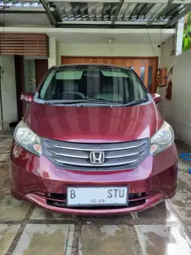 Honda Freed 1.5 E A/T Marun (2009)