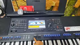 Keyboard Yamaha psr-SX 700 kondisi bagus jarang bgt dipakai