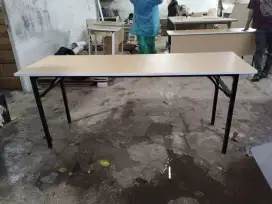 Meja Lipat serbaguna