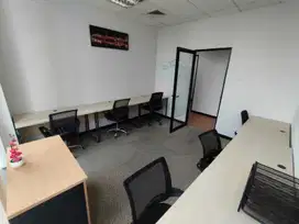 SEWA KANTOR FURNISH 6 PAX SUDAH FREE LISTRIK DAN FASILITAS LENGKAP