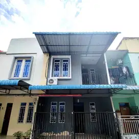 Dijual Cepat Rumah 2 lantai di Komplek Mitra center