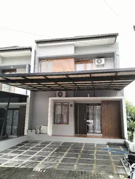 kontrakan Rumah Bulanan 4 Kamar, Villa Ubud Village Sariwangi Bandung