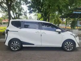 Toyota Sienta istimewah