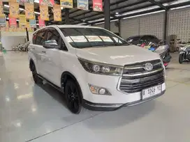 LOW KM 65rb!! Toyota Innova Venturer 2.4 Diesel AT 2019 - Putih