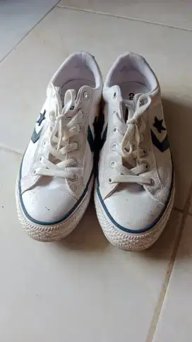 Converse star putih