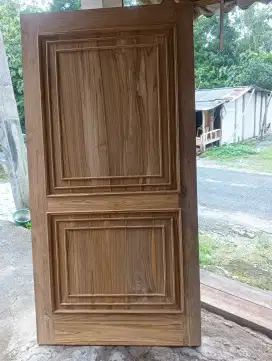 Pintu kayu jati