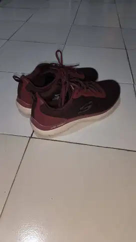 SKECHERS SPORT MERAH BURGUNDY