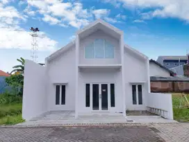 RUMAH BARU FREE DESIGN LINGKUNGAN NYAMAN DEKAT KOTA JEMBER