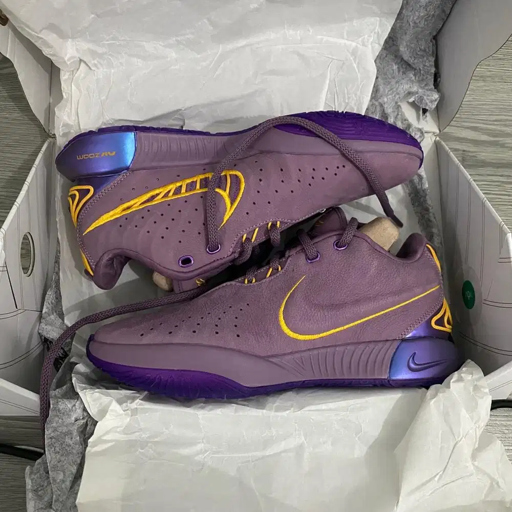 Sepatu Basket Lebron XXI EP 21 Gold Purple