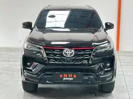 Km 50rb.. Toyotq FORTUNER VRZ TRD 2.4 A/T 2021.. eNHa garage Semarang.