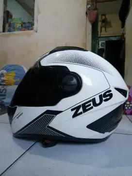 Helm Zeus 811 White