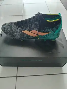 Sepatu Bola Mills Xyclops ACG MK II Elit FG