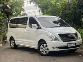 Hyundai H1 2.4 Bensin 12 Seat AT 2012