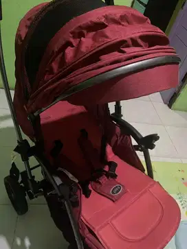 Dijual stroller like new Pliko Merah