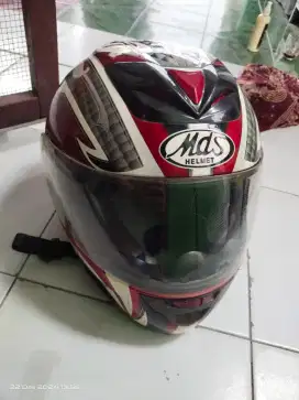 Helm merek MDS secend ukuran L tidak pernah dipakai