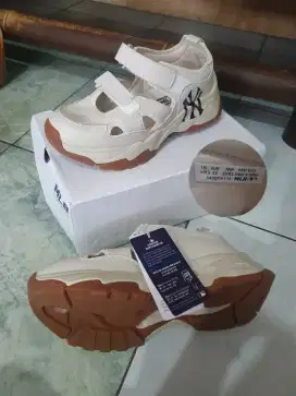 Sendal sepatu MLB size 42