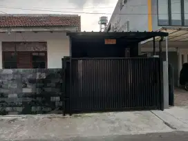 Rumah Lama di pejompongan