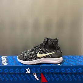 42 - Sepatu Nike Bekas Second Nike LunarEpic Flyknit Bekas Second