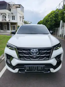 Toyota Fortuner GR sport 4x2 AT diesel