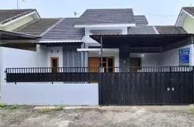 DIJUAL RUMAH SIAP HUNI 2 LANTAI 4 KAMAR UTARA SAMSAT KULONPROGO