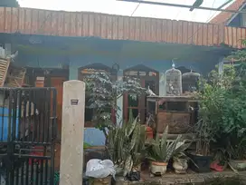 Dijual rumah murah di Dinoyo Sekolahan pusat kota surabaya