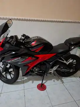 JUAL HONDA CBR 150 2019 BARANG MULUS NEGO SAMPAI DEAL