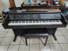 Yamaha Clavinova CVP-305 Piano Keyboard CVP305 CVP 305