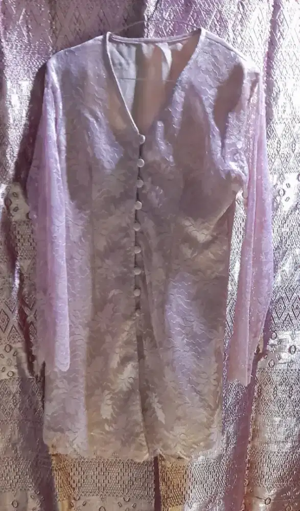 Kebaya Brokat V- neck/Kebaya Brokat
