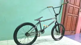 Sepeda BMX Freestyle Custom 20 Inch