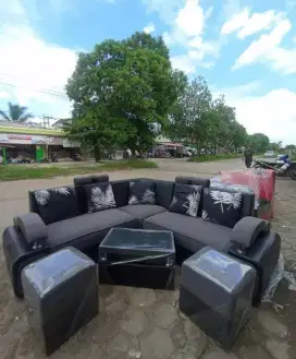 Sofa sudut L ruang tamu