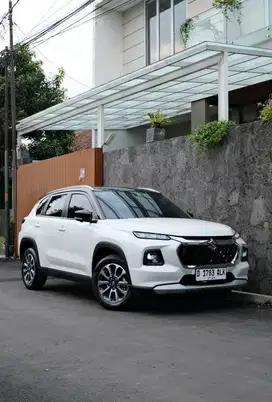 Like New! Hybrid Suzuki Grand Vitara GX TwoTone 2024 putih Tukar hrv