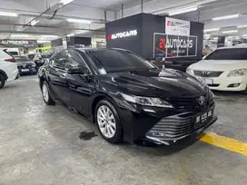 LOW KM !! TOYOTA CAMRY V 2.5 AT 2020/2021 HITAM (MEWAH)