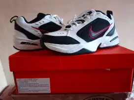 (NEW BNIB ORI) Nike Air Monarch IV White-Black size 41, 42 & 43