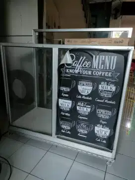 Jual Etalase kaca usaha